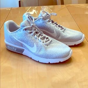 Women’s Nike Airmax